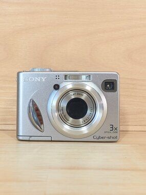 Sony Cyber-shot DSC-W5 5.1MP Digital Camera Carl Zeiss 3x Zoom Made in Japan
